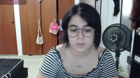 PeachSalinger online show from September 10, 4:08 pm