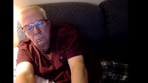 Snapshot of rk504 chatting on February 6, 1:49 am Ron online show from February 6, 1:49 am