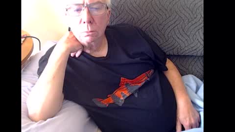 Snapshot of rk504 chatting on January 1, 4:29 pm Ron online show from January 1, 4:29 pm