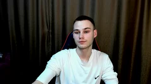 robert10211 online show from January 6, 7:34 am