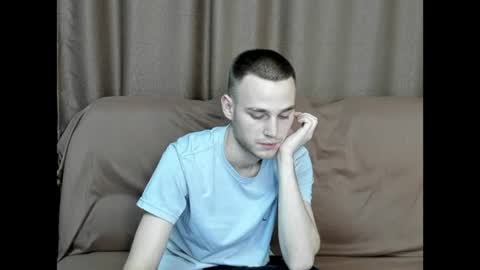 robert10211 online show from October 30, 8:26 am