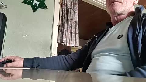 Snapshot of robke1966 chatting on January 8, 10:04 am robke1966 online show from January 8, 10:04 am