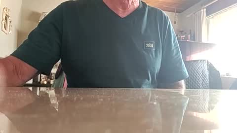 Snapshot of robke1966 chatting on September 28, 6:44 am robke1966 online show from September 28, 6:44 am