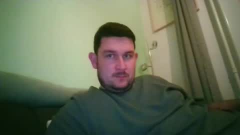 Robin online show from October 19, 9:08 pm