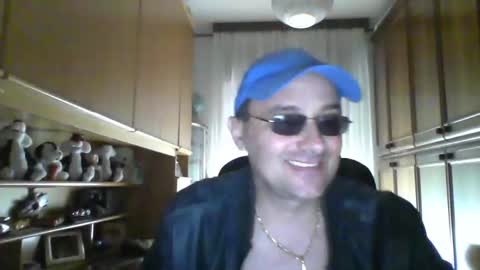 robertino online show from May 17, 11:08 am
