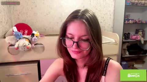 robynsentinella online show from March 9, 3:11 am