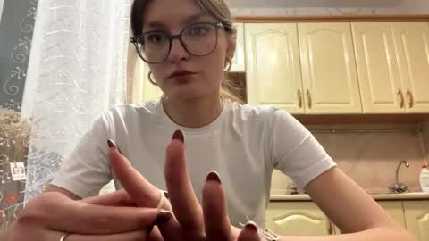 robynsentinella online show from November 25, 8:57 am