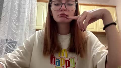 robynsentinella online show from November 22, 9:08 am