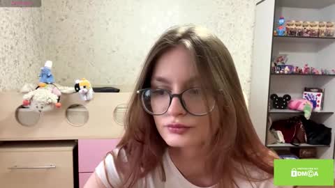 robynsentinella online show from February 17, 2:32 am