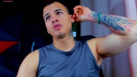 rocco_santos online show from May 4, 6:14 pm