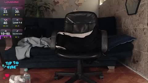 Snapshot of rogert_xx chatting on February 8, 4:25 am Rogert online show from February 8, 4:25 am