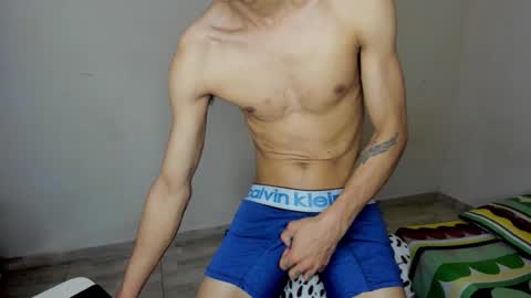 rolling_05 online show from November 7, 6:21 pm