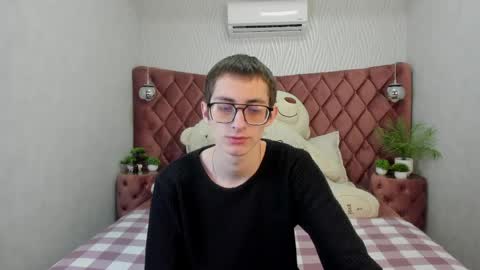 ronbevs online show from April 22, 7:43 pm