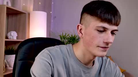 Rony online show from February 9, 7:49 pm