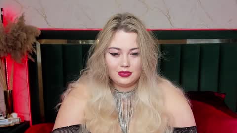 Chloe online show from February 4, 9:10 pm