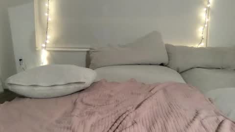 Rosalina online show from February 16, 8:01 am