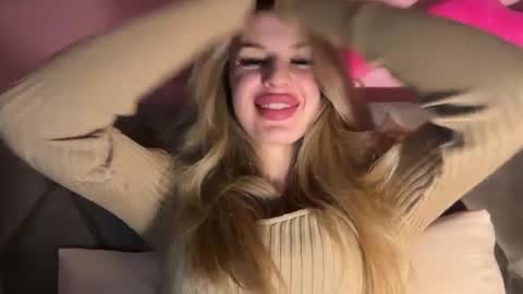 Rosalina online show from November 1, 10:09 pm