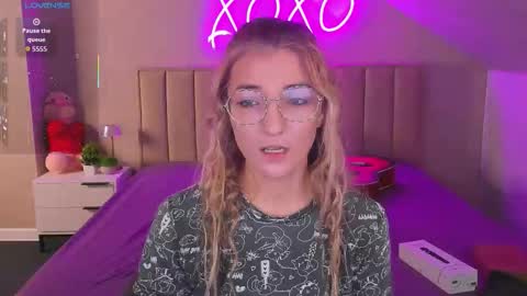 Kimberlly online show from November 30, 1:23 am