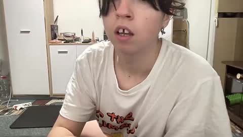 rosea_lune online show from September 18, 6:01 pm