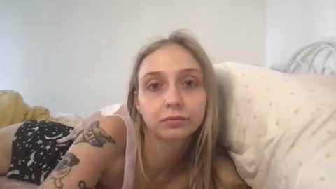 RosePuzzy69 online show from November 5, 7:49 pm