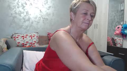 Lovepinklilly online show from November 7, 7:38 pm