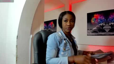 Snapshot of rosi_cooper chatting on February 12, 10:35 am rosi_cooper online show from February 12, 10:35 am