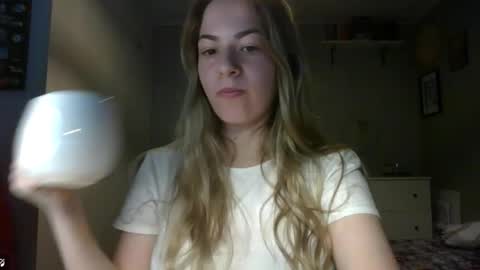 Snapshot of rosie_june chatting on October 24, 7:20 am Rosie online show from October 24, 7:20 am