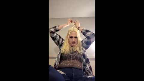 rosieleebrown online show from January 31, 11:24 pm