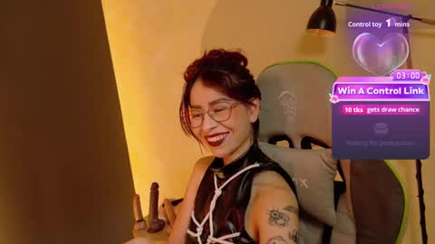 Miss Rosse online show from March 29, 1:46 pm