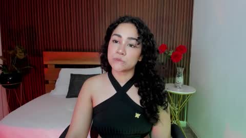 rossie_lanie_ online show from March 3, 1:07 pm