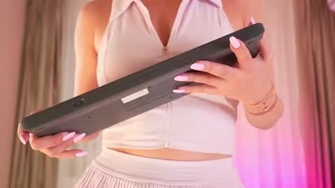 Hi Im Maria Check my Bio  online show from August 1, 12:07 pm