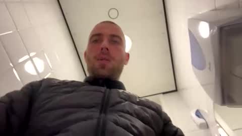 rotteei1 online show from October 17, 8:51 am