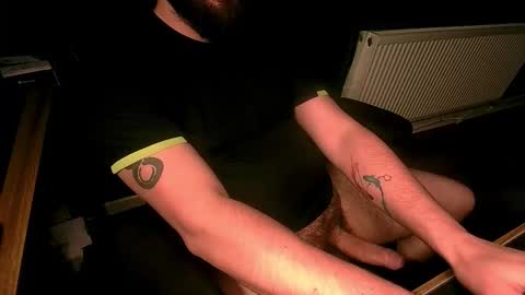 Snapshot of roughwonder chatting on October 20, 6:29 am Luke online show from October 20, 6:29 am