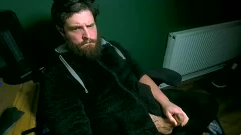 Snapshot of roughwonder chatting on February 18, 8:58 pm Luke online show from February 18, 8:58 pm