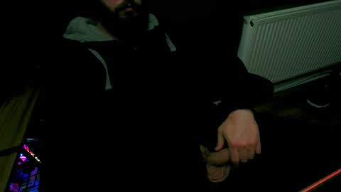 Snapshot of roughwonder chatting on February 25, 2:03 am Luke online show from February 25, 2:03 am