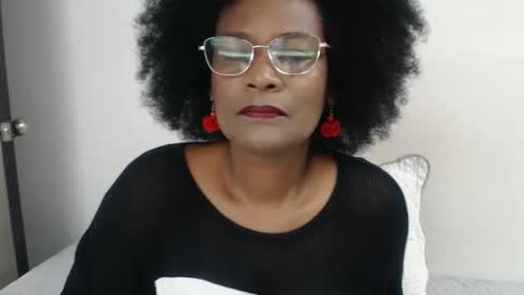 Snapshot of roushlove chatting on February 17, 1:44 pm luxa online show from February 17, 1:44 pm