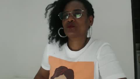 Snapshot of roushlove chatting on October 21, 8:12 pm luxa online show from October 21, 8:12 pm