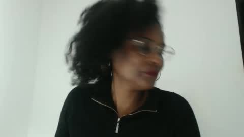 Snapshot of roushlove chatting on October 29, 8:53 pm luxa online show from October 29, 8:53 pm