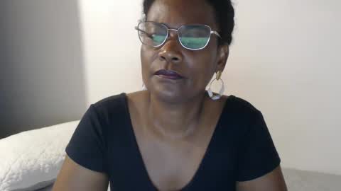 Snapshot of roushlove chatting on February 14, 2:50 am luxa online show from February 14, 2:50 am