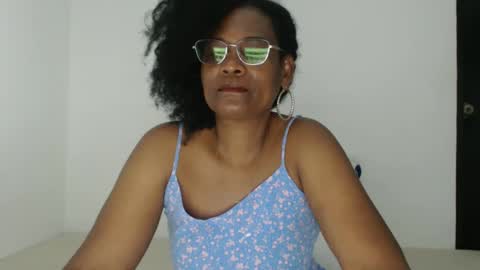 Snapshot of roushlove chatting on September 20, 12:02 am luxa online show from September 20, 12:02 am