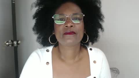 Snapshot of roushlove chatting on February 24, 1:21 pm luxa online show from February 24, 1:21 pm