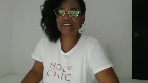 Snapshot of roushlove chatting on September 23, 3:50 pm luxa online show from September 23, 3:50 pm