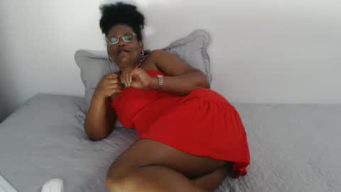 Snapshot of roushlove chatting on February 18, 10:14 pm luxa online show from February 18, 10:14 pm