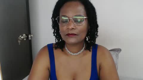 Snapshot of roushlove chatting on March 3, 1:23 pm luxa online show from March 3, 1:23 pm