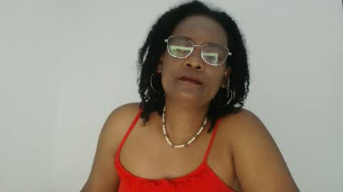 Snapshot of roushlove chatting on October 16, 9:02 pm luxa online show from October 16, 9:02 pm