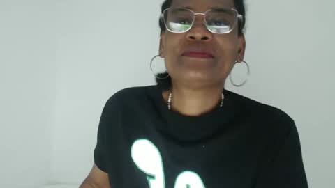 Snapshot of roushlove chatting on October 28, 7:48 pm luxa online show from October 28, 7:48 pm