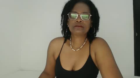 Snapshot of roushlove chatting on October 20, 12:32 pm luxa online show from October 20, 12:32 pm