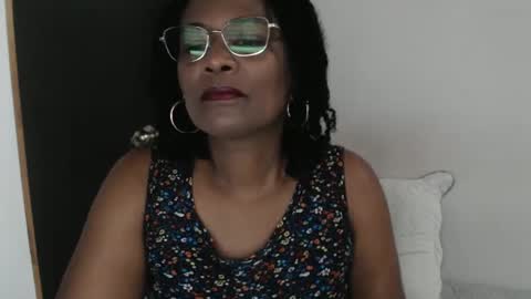 Snapshot of roushlove chatting on March 5, 12:55 pm luxa online show from March 5, 12:55 pm