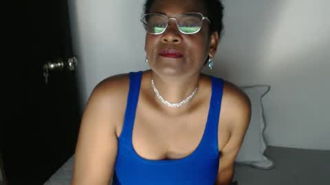 Snapshot of roushlove chatting on March 3, 9:59 pm luxa online show from March 3, 9:59 pm