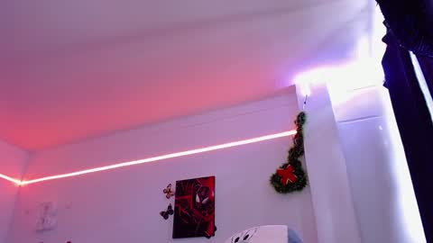 Snapshot of rousrossell_4 chatting on December 14, 7:46 pm Call me Rous  online show from December 14, 7:46 pm